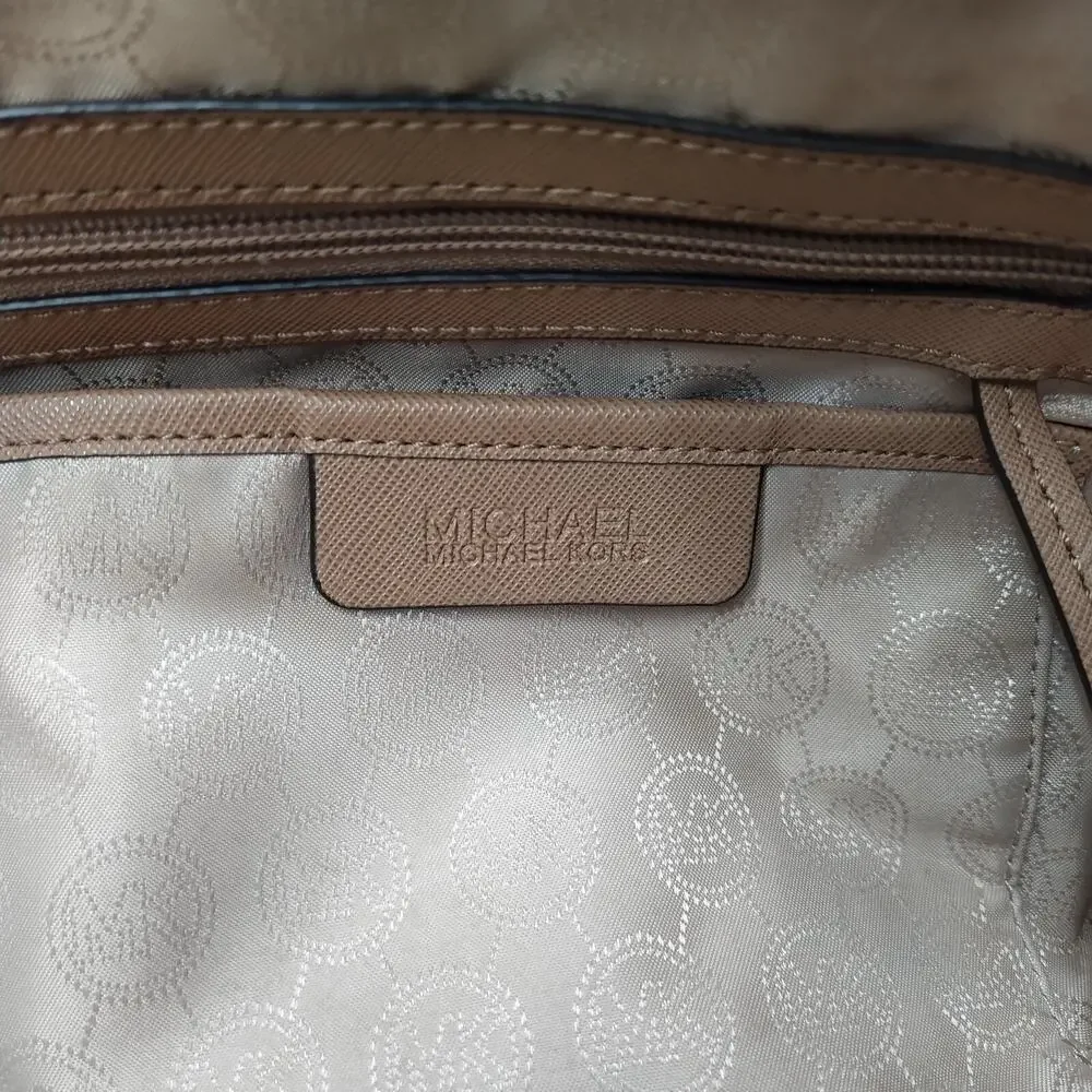 Michael Kors Jet Set Beige Leather Double Handles Zipper Tote Shoulder Bag - Picture 16 of 16